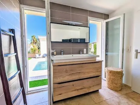 Villa T4 - Piscine - Wifi - Clim - Boulodrome - A 170m *