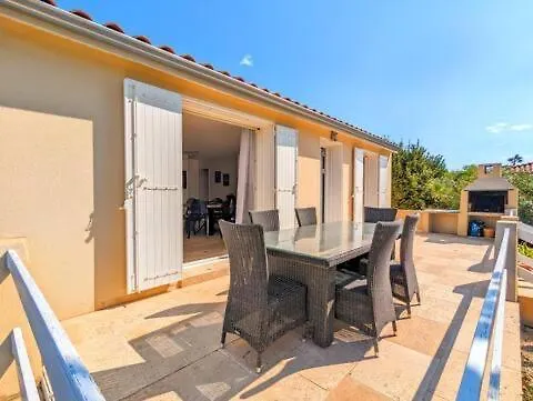 Villa T4 - Piscine - Wifi - Clim - Boulodrome - A 170m *